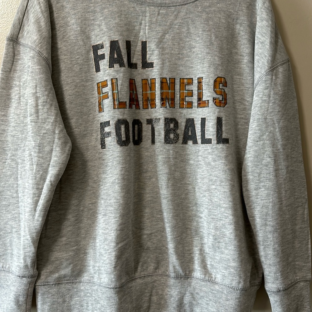 Maurice’s Sweatshirt NWOT Medium